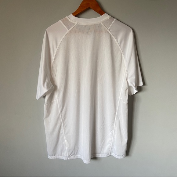 Old Navy Active | White T-shirt - Picture 4 of 4